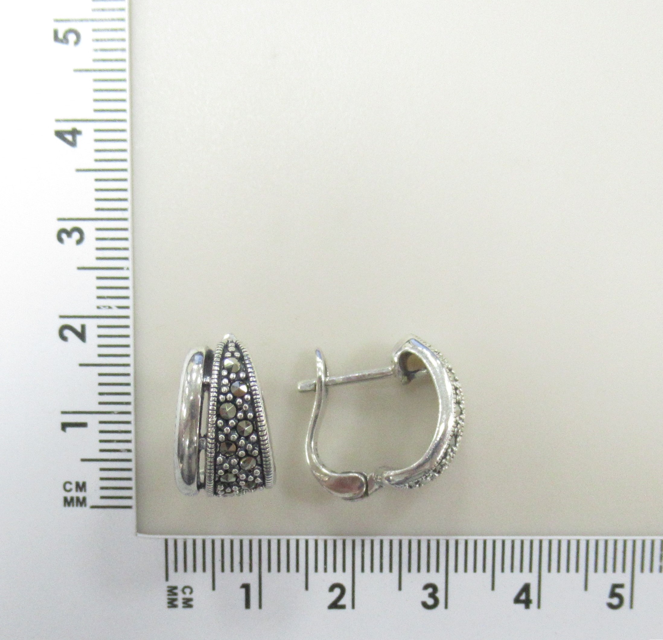 Серебряные серьги с марказитами